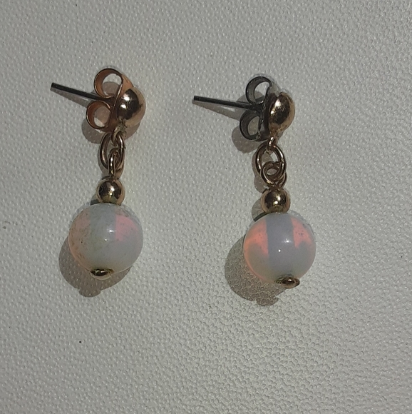 Jewelry - Faux Opal earrings 💙💜